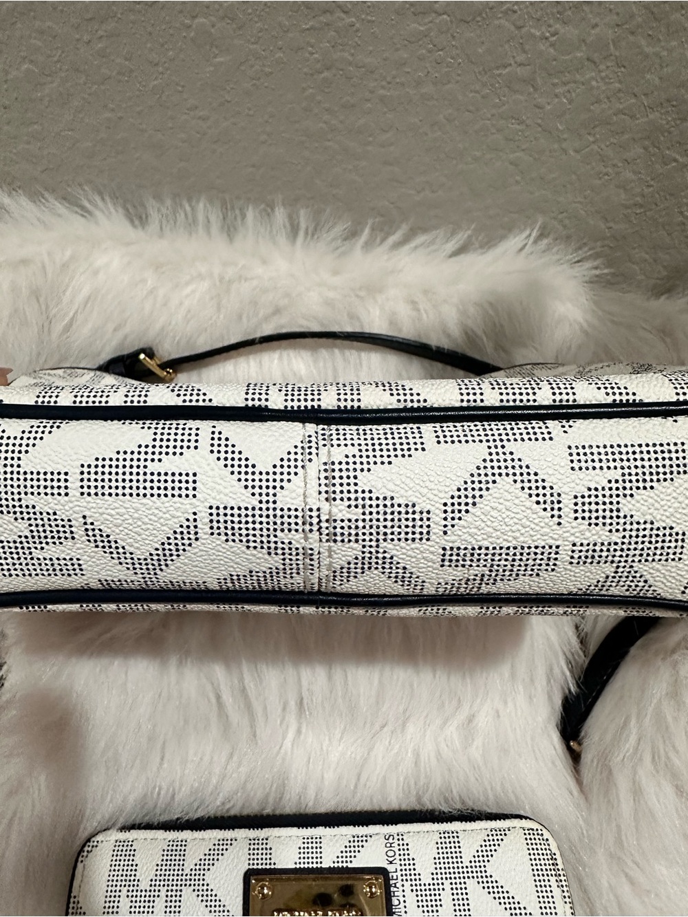 Michael Kors White-Navy Signature Print Logo Crossbody Bag with Matching Wallet - Picture 7 of 16